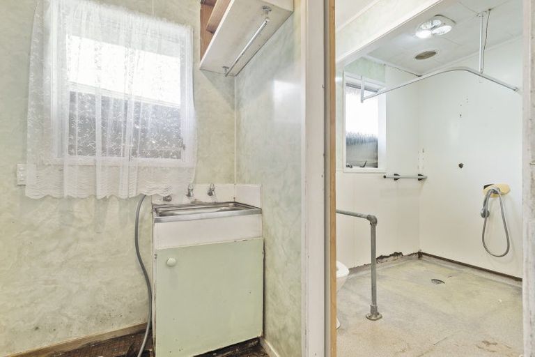 Photo of property in 12b Poutini Place, Manurewa, Auckland, 2102