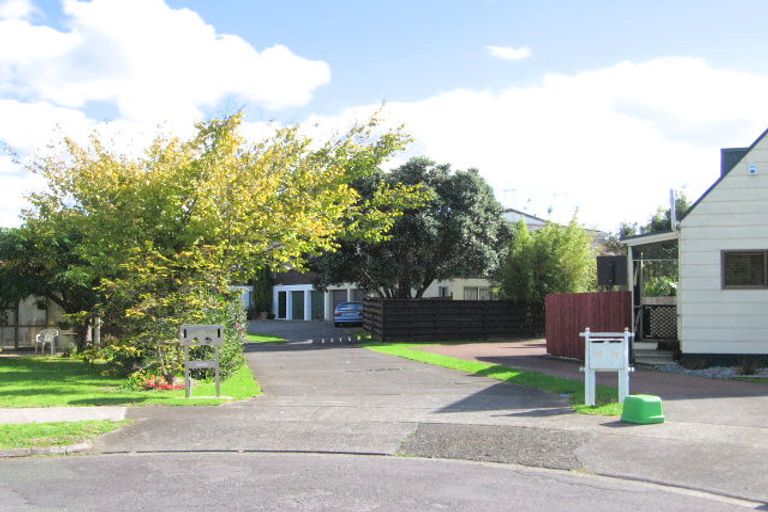 Photo of property in 2/24 Vivian Wilson Drive, Eastern Beach, Auckland, 2012