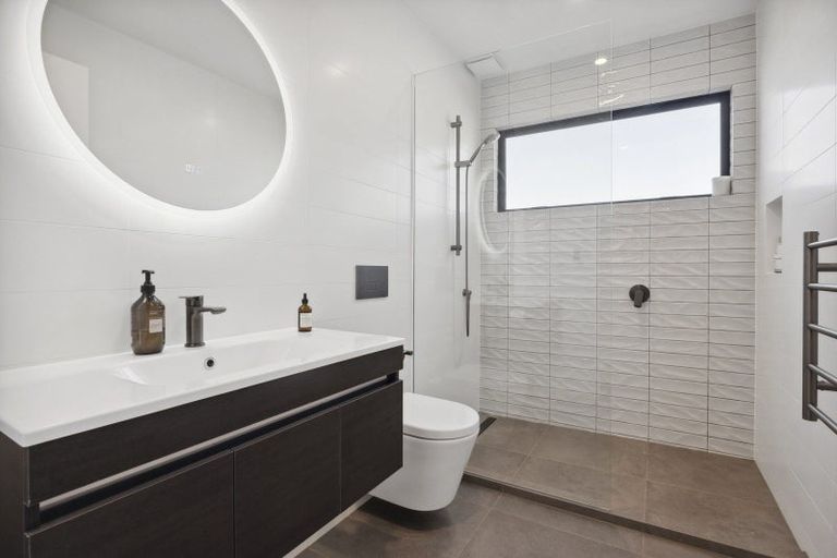 Photo of property in 1/2 Clayton Street, Saint Clair, Dunedin, 9012