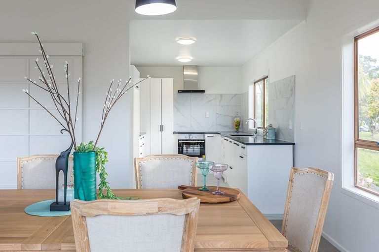 Photo of property in 47 Stapleford Crescent, Browns Bay, Auckland, 0630