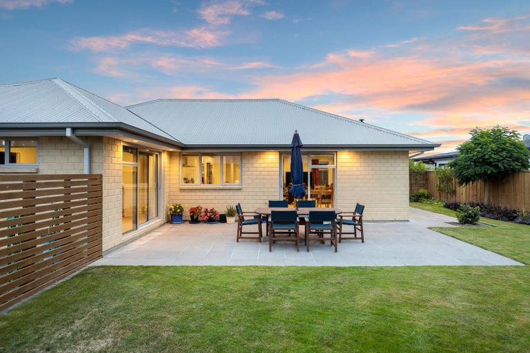 Photo of property in 17 Awa Place, Rangiora, 7400