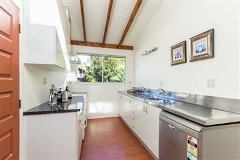 Photo of property in 22 Korotaha Terrace, Rothesay Bay, Auckland, 0630