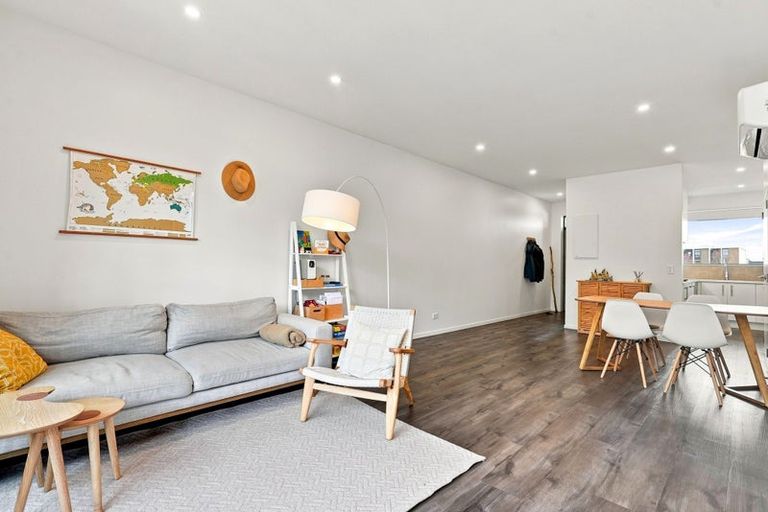Photo of property in 37 Peihana Road, Hobsonville, Auckland, 0616