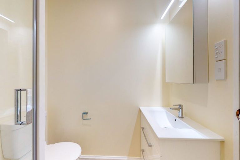 Photo of property in 16g Hobson Street, Thorndon, Wellington, 6011