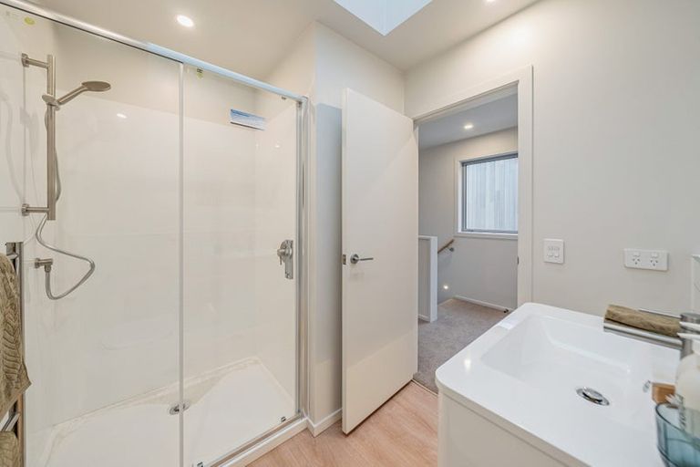 Photo of property in 1058 High Street, Avalon, Lower Hutt, 5011