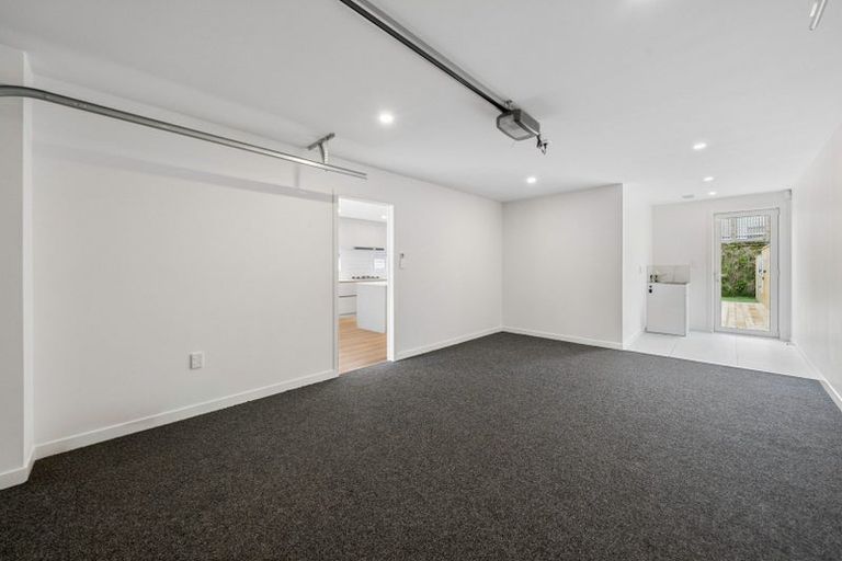 Photo of property in 1/5 Tawa Terrace, Tawa, Wellington, 5028