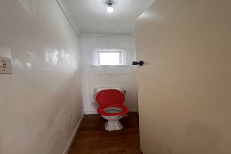 Photo of property in 2/228 Onewa Road, Birkenhead, Auckland, 0626