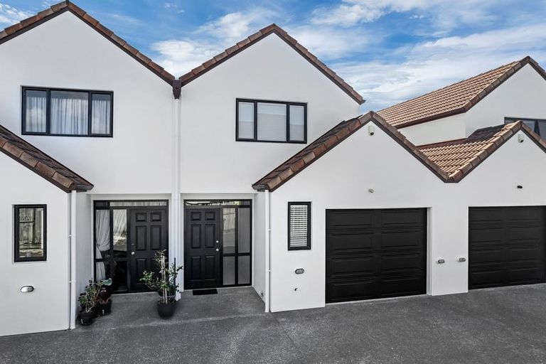 Photo of property in 2/27 Kellaway Drive, East Tamaki, Auckland, 2013