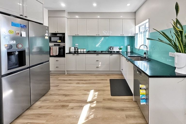 Photo of property in 52 Riverhead Point Drive, Riverhead, 0820