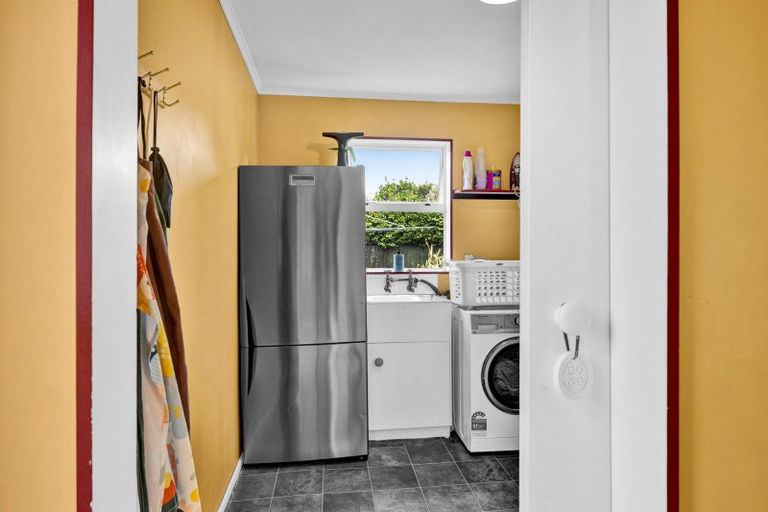 Photo of property in 77 Govett Avenue, Frankleigh Park, New Plymouth, 4310