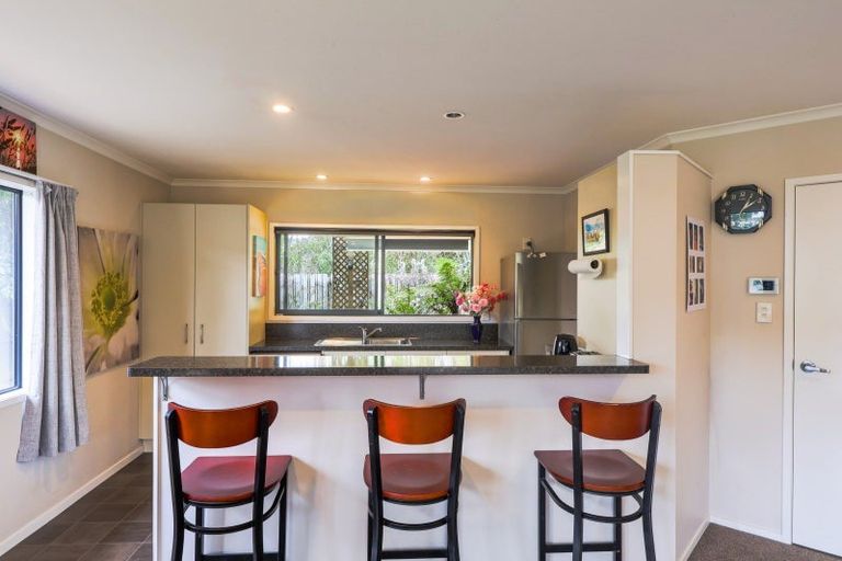 Photo of property in 1a Peel Place, Wainuiomata, Lower Hutt, 5014