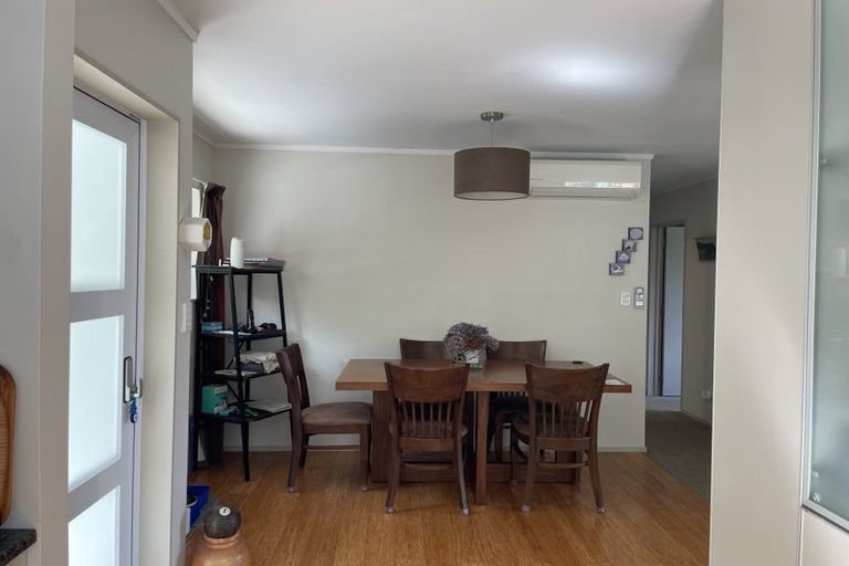 Photo of property in 24 Poplar Road, Stanmore Bay, Whangaparaoa, 0932