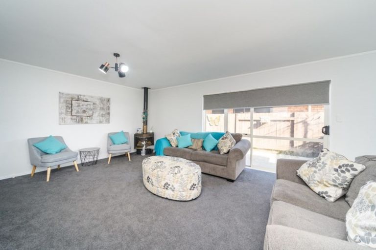 Photo of property in 18 Meridian Grove, Kelvin Grove, Palmerston North, 4414