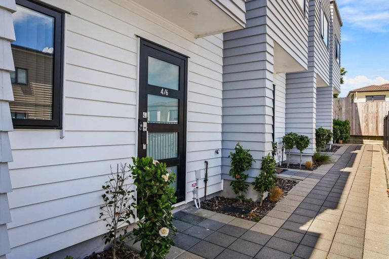 Photo of property in 4/6 South Pacific Place, Henderson, Auckland, 0612