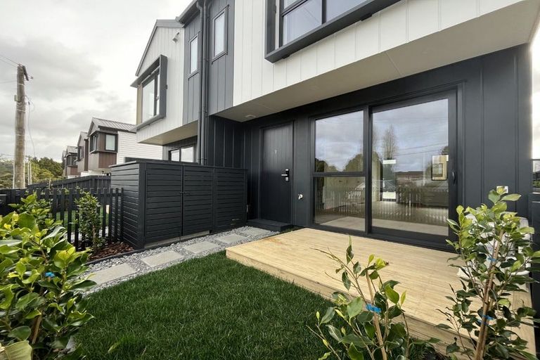 Photo of property in 1/131 Lancaster Road, Beach Haven, Auckland, 0626
