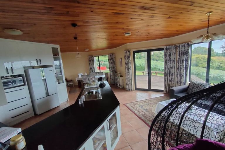 Photo of property in 6 Woodland Road, Johnsonville, Wellington, 6037