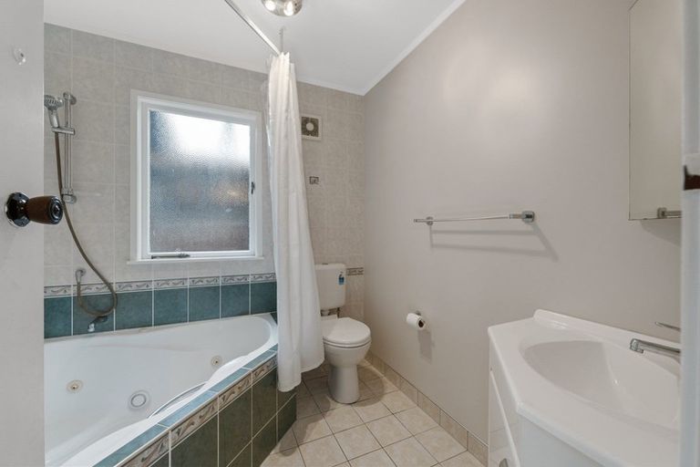 Photo of property in 106 Hyde Avenue, Richmond Heights, Taupo, 3330