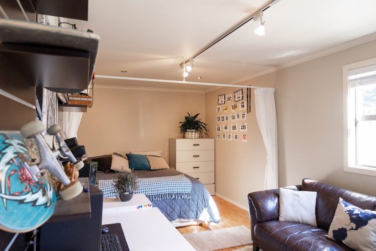 Photo of property in 20 Frye Crescent, Albert Town, Wanaka, 9305