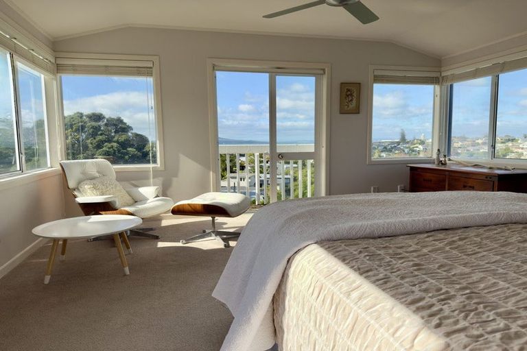 Photo of property in 84 Parr Terrace, Castor Bay, Auckland, 0620