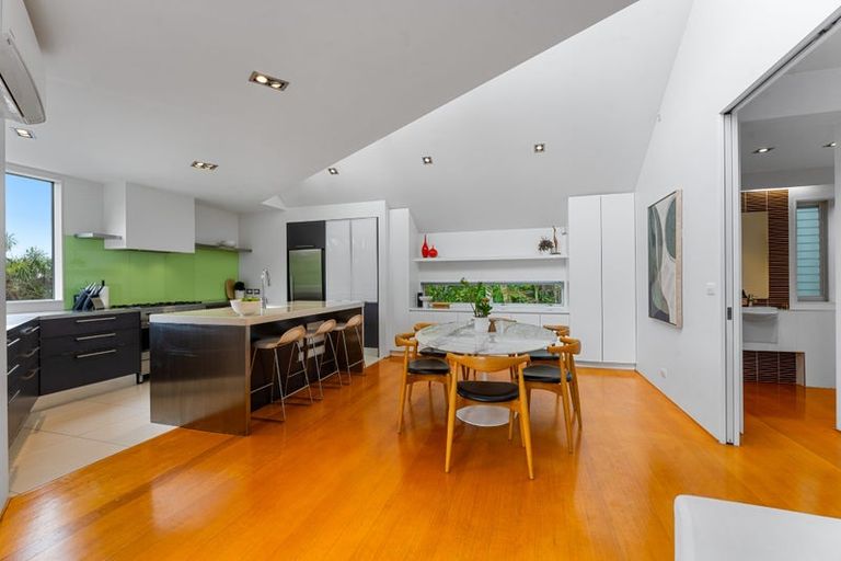 Photo of property in 12b Parr Terrace, Castor Bay, Auckland, 0620