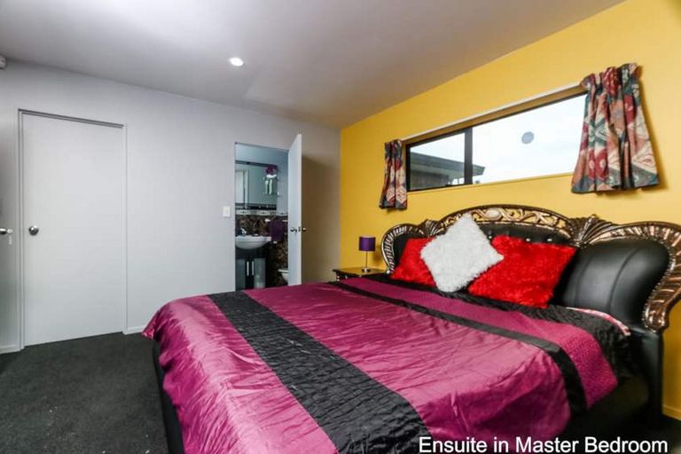 Photo of property in 23 Robertson Road, Favona, Auckland, 2024