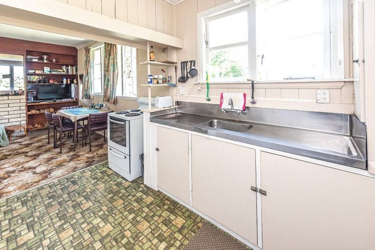 Photo of property in 10 Oturi Road, Waverley, 4510