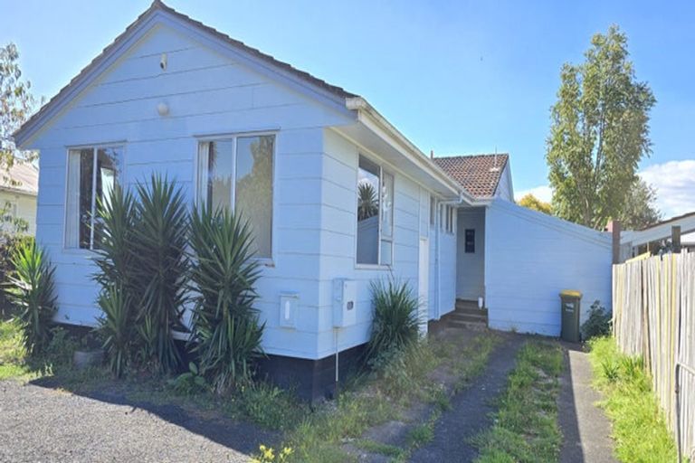 Photo of property in 20 Rountree Place, Conifer Grove, Takanini, 2112