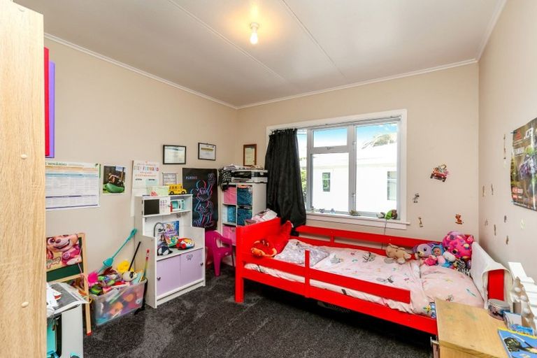 Photo of property in 32 Elizabeth Place, Ferndale, New Plymouth, 4310