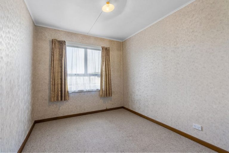 Photo of property in 62 Ninia Road, Paraite, New Plymouth, 4373