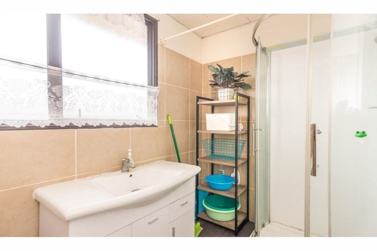 Photo of property in 1 Ireland Place, Ranui, Auckland, 0612