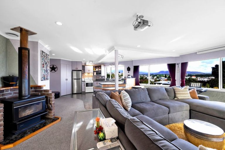 Photo of property in 5 Scott Street, Moturoa, New Plymouth, 4310