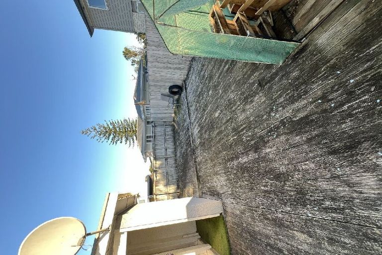 Photo of property in 9 Waterview Road, Favona, Auckland, 2024