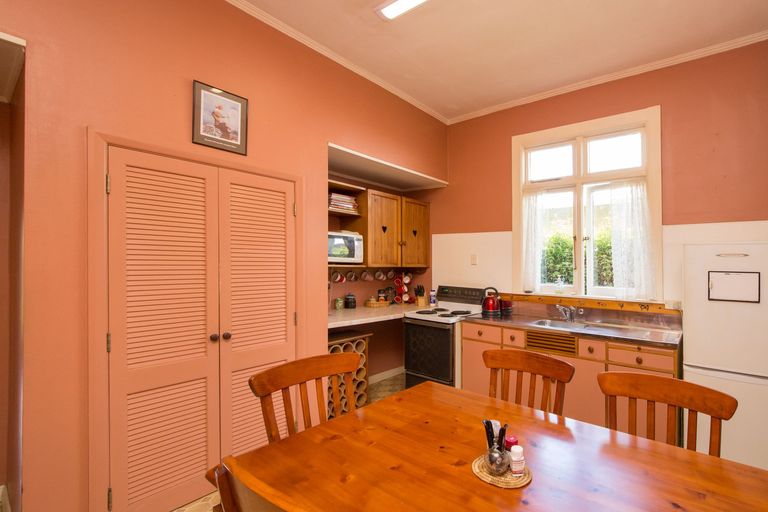 Photo of property in 34 Florence Avenue, Palmerston North, 4414