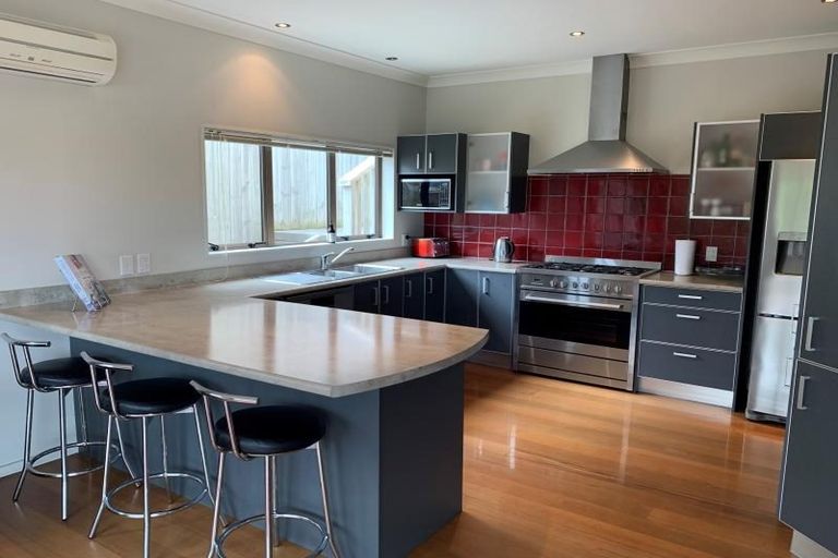 Photo of property in 6 Port Lane, Whitby, Porirua, 5024