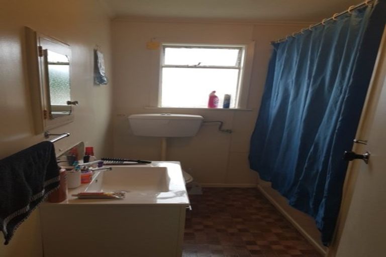 Photo of property in 1/69 College Road, Northcote, Auckland, 0627