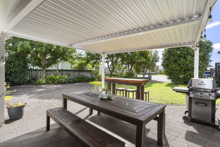 Photo of property in 106 Whitby Place, Whangamata, 3620