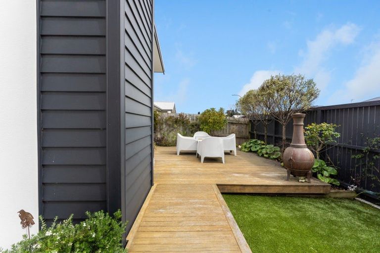 Photo of property in 22 Serenity Crescent, Kelvin Grove, Palmerston North, 4414