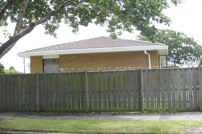 Photo of property in 1/1 Riley Crescent, Woolston, Christchurch, 8023