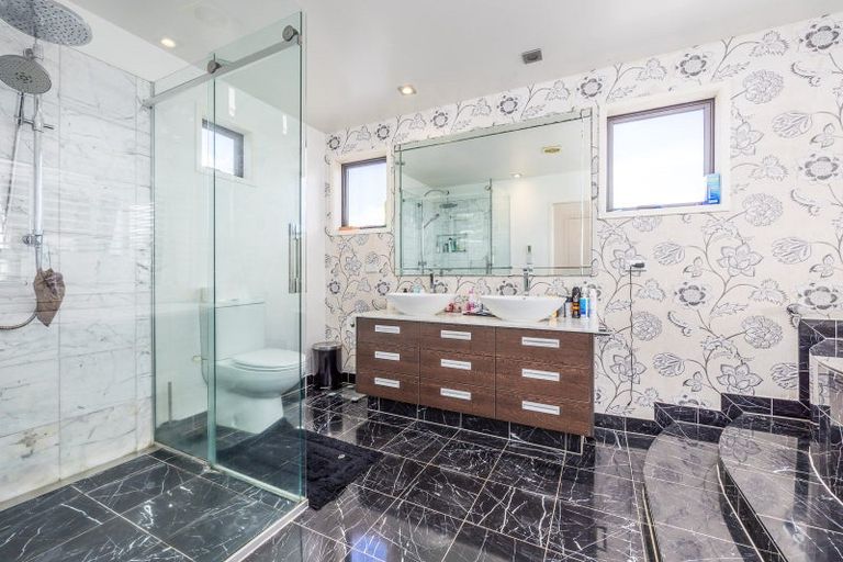 Photo of property in 1420 Whangaparaoa Road, Army Bay, Whangaparaoa, 0930