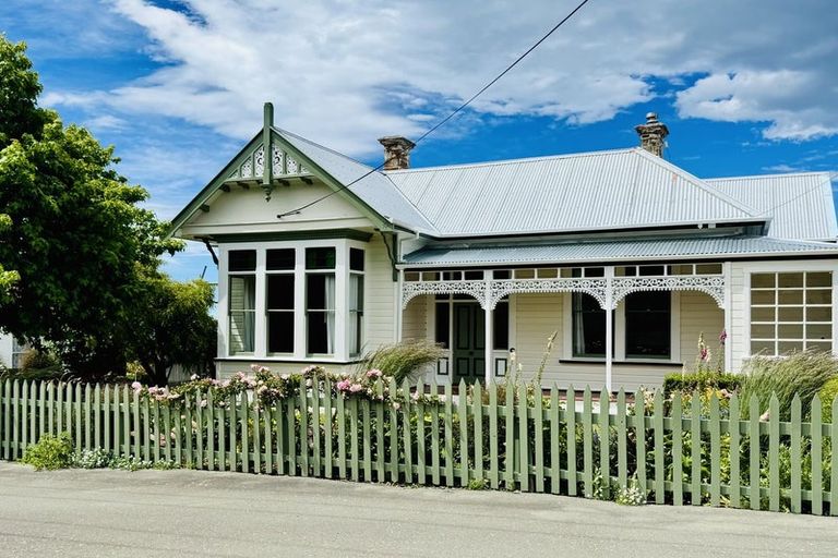 Photo of property in 15 Wharfe Street, South Hill, Oamaru, 9400