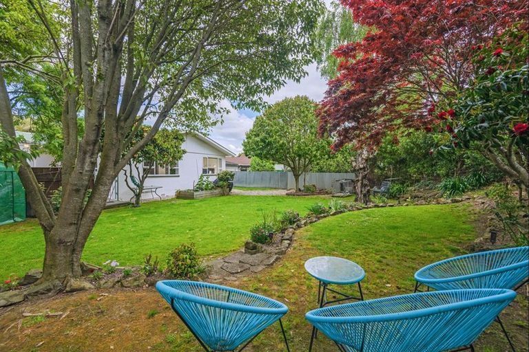 Photo of property in 27a Churchill Avenue, Hokowhitu, Palmerston North, 4410