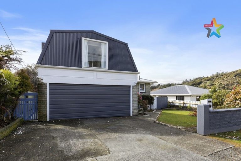 Photo of property in 54 Holland Street, Wainuiomata, Lower Hutt, 5014