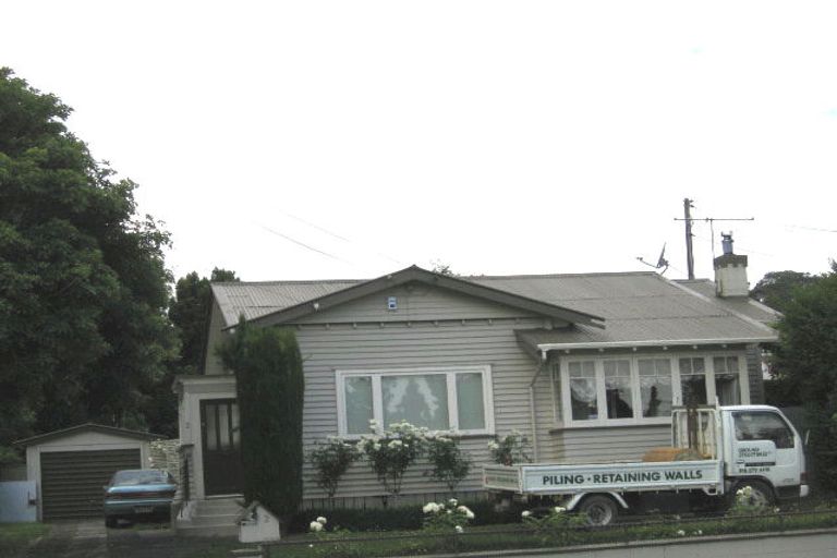 Photo of property in 2 Moreland Road, Mount Albert, Auckland, 1025
