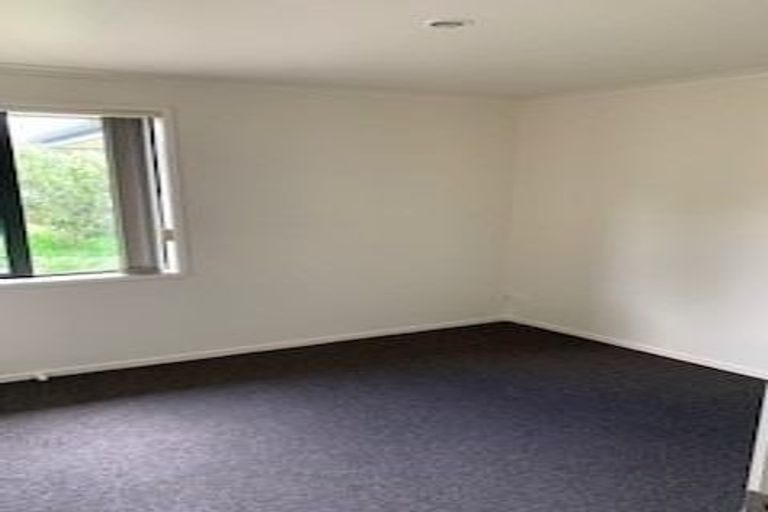 Photo of property in 6 Claywest Place, Glen Eden, Auckland, 0602