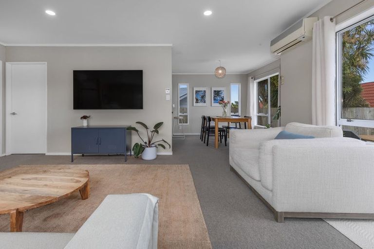 Photo of property in 73 Langdale Avenue, Paraparaumu, 5032