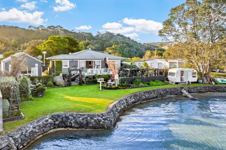 Photo of property in 399 Leigh Road, Whangateau, Warkworth, 0985