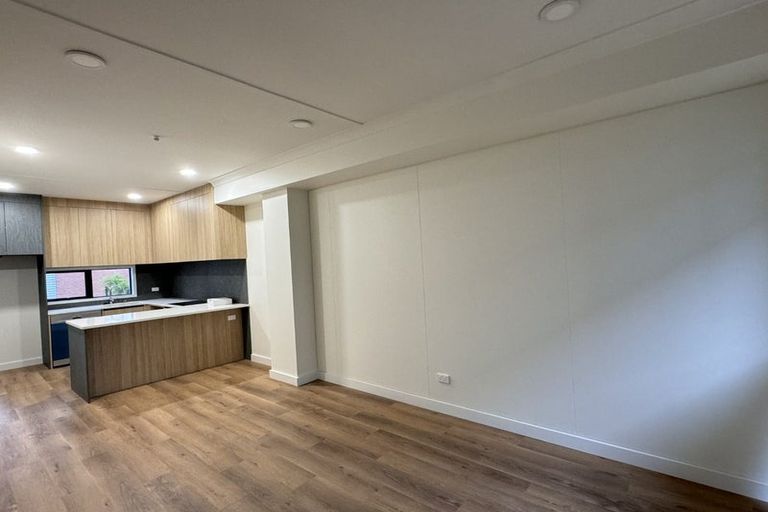 Photo of property in 19 Parkwood Avenue, Westgate, Auckland, 0614