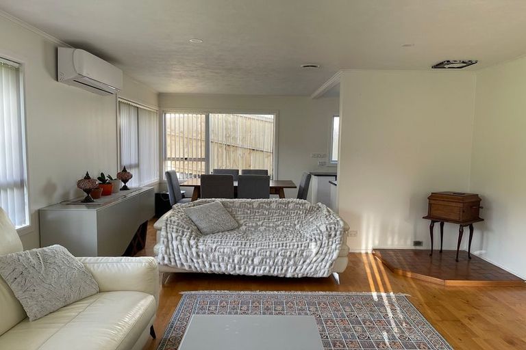 Photo of property in 42 Cyclarama Crescent, Massey, Auckland, 0614