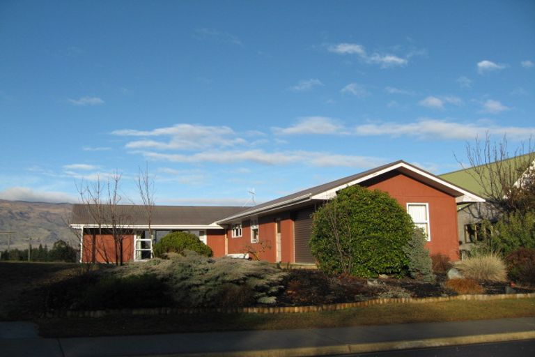 Photo of property in 12 Rob Roy Lane, Wanaka, 9305