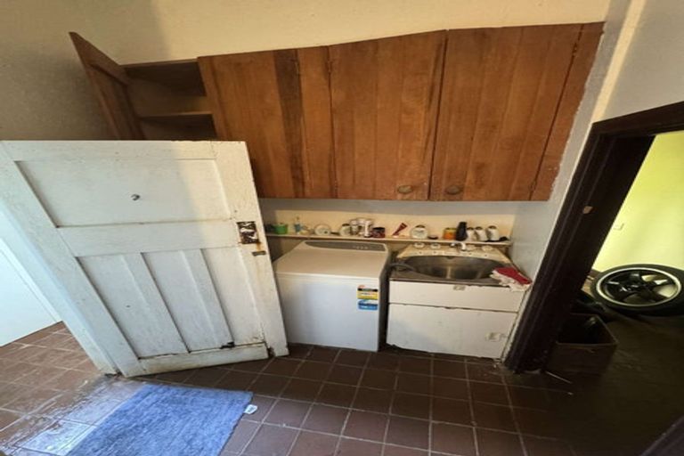 Photo of property in 1 Holloway Road, Aro Valley, Wellington, 6021